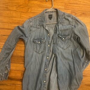 GAP Women's Denim Button Down Shirt. Medium TALL